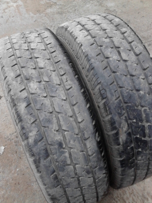 195R14 BRIDGESTONE LEO 677 มี 2 เส้น ( พึ่งถอด อาจเลอะไปหน่อย ) โทร.081-427-3941 195R14 BRIDGESTONE LEO 677 มี 2 เส้น ( พึ่งถอด อาจเลอะไปหน่อย ) โทร.081-427-3941