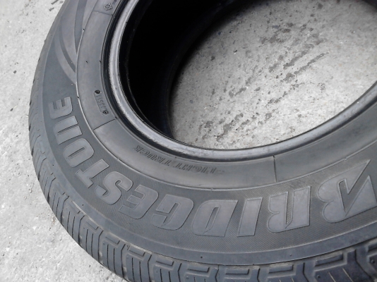 195R14 BRIDGESTONE LEO 677 มี 2 เส้น ( พึ่งถอด อาจเลอะไปหน่อย ) โทร.081-427-3941 195R14 BRIDGESTONE LEO 677 มี 2 เส้น ( พึ่งถอด อาจเลอะไปหน่อย ) โทร.081-427-3941