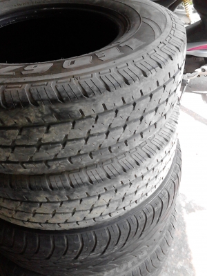 195R14 BRIDGESTONE LEO 677 มี 2 เส้น ( พึ่งถอด อาจเลอะไปหน่อย ) โทร.081-427-3941 195R14 BRIDGESTONE LEO 677 มี 2 เส้น ( พึ่งถอด อาจเลอะไปหน่อย ) โทร.081-427-3941