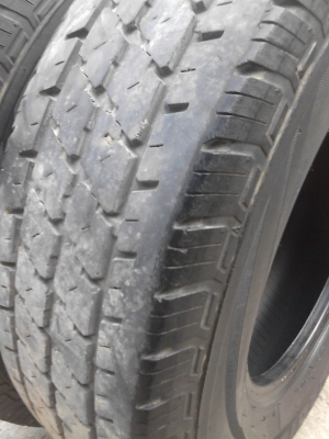 195R14 BRIDGESTONE LEO 677 มี 2 เส้น ( พึ่งถอด อาจเลอะไปหน่อย ) โทร.081-427-3941 195R14 BRIDGESTONE LEO 677 มี 2 เส้น ( พึ่งถอด อาจเลอะไปหน่อย ) โทร.081-427-3941
