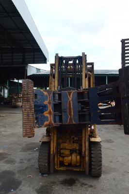 ขายรถยกโคมัสสึ 2.5 ตัน เครื่อง C 240  หนีบหมุนรอบ