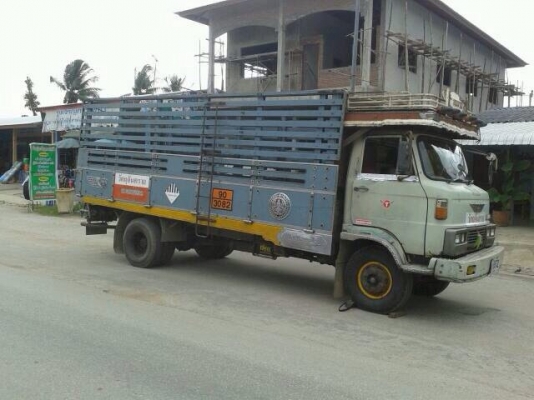 ขายรถบรรทุกหกล้อ HINO KM545 เครื่อง 4 สูบ WO4D - 117 แรง  กระบะคาร์โก้ยาว 5.5 เมตร เฟืองท้าย F