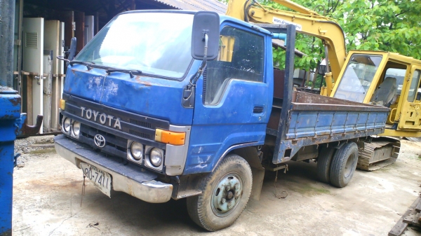 รถหกล้อ TOYOTA BU81 รถปี 31