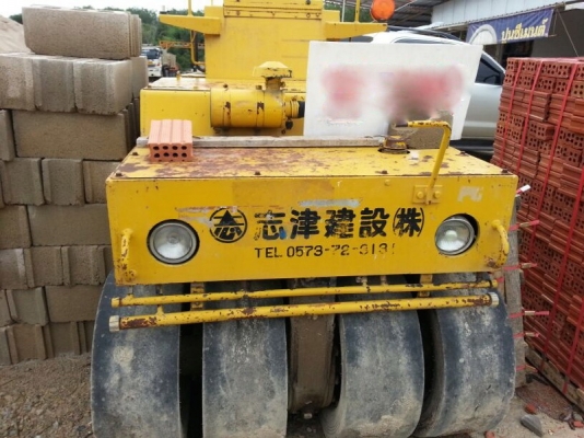 รถ บด. ล้อยาง. J -13   สนใจติดต่อ 081 - 6079515