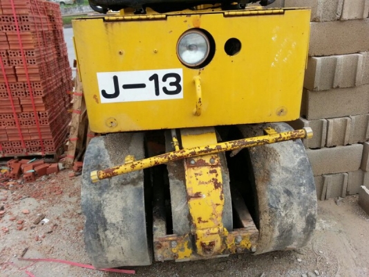 รถ บด. ล้อยาง. J -13   สนใจติดต่อ 081 - 6079515