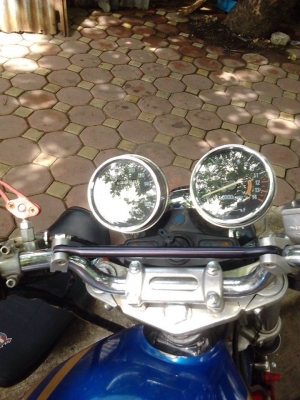 ขายถูกๆ kawazaki zephyr 400 ปี97ทะเบียนแท้พร้อมโอนสภาพเครื่องดีเดินเบานิ่งคับวิ่งยาวๆสบาย ชุดแต่ง beet japan มีท้าย บังโคลนหน้าฝาเครื่อง แฮนบาร กระจกแต่ง ไฟเลี้ยว led ท่อสูตรโยชิเสียงหวานๆขอขายราคา 55,000บาท ต่อรองได้ครับ. ขอคนที่สนใจจริงๆนะคับ สอบถามได้