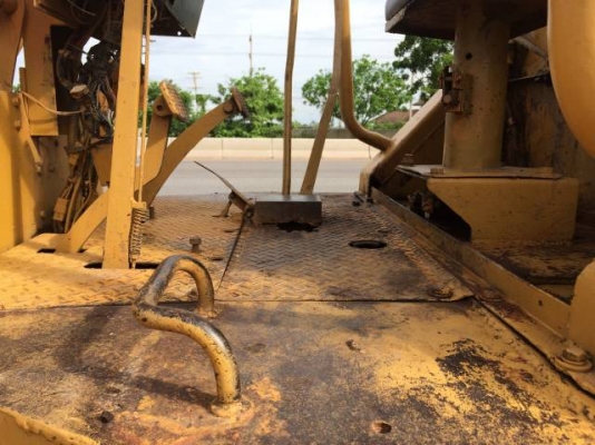 ขายรถเกรด KOMATSU GD376H (ขนาดเท่า CAT 120G ใบมีด 12 ฟุต) สภาพพร้อมใช้งาน มี VDO การทำงานครับ