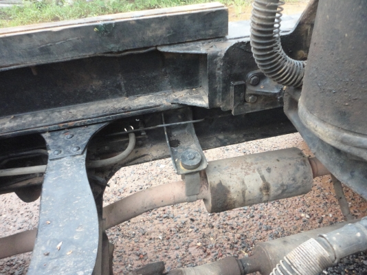 ขายรถบรรทุก 6ล้อดั้มพ์ NPR 130แรงปี 49 รถห้างแท้