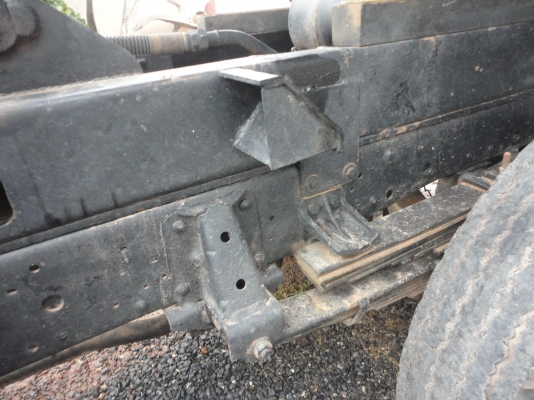 ขายรถบรรทุก 6ล้อดั้มพ์ NPR 130แรงปี 49 รถห้างแท้