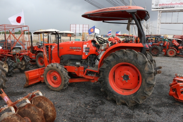 สภาพนางฟ้า KUBOTA L4708 คุณภาพเยี่ยม พร้อมใบมีดติดตัวรถ พร้อมผานตราช้างมือสองเอาไปเลย สภาพนางฟ้า KUBOTA L4708 คุณภาพเยี่ยม พร้อมใบมีดติดตัวรถ พร้อมผานตราช้างมือสองเอาไปเลย