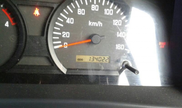 รถอีซูซุ 6 ล้อดั้ม 210 แรงม้า. ปี 54  สนใจติดต่อ 081 - 6079515