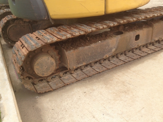 ขายด่วน KOMATSU PC40MR-2ไมล์ 2,XXXชม.เอกสารพร้อมค่ะ ขายด่วน KOMATSU PC40MR-2ไมล์ 2,XXXชม.เอกสารพร้อมค่ะ