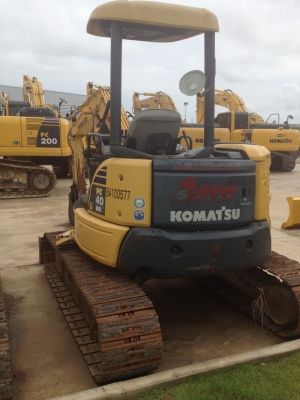 ขายด่วน KOMATSU PC40MR-2ไมล์ 2,XXXชม.เอกสารพร้อมค่ะ