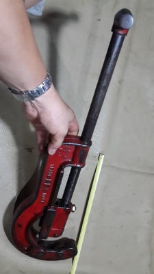 มือตัดท่อ ญี่ปุ่นครับ ขนาด2 1/2-4นิ้ว ใหญ่ๆครับ