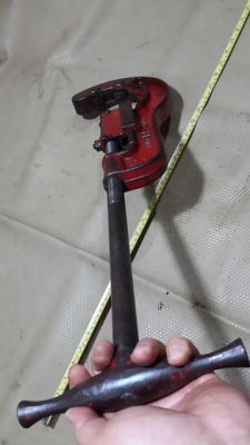 มือตัดท่อ ญี่ปุ่นครับ ขนาด2 1/2-4นิ้ว ใหญ่ๆครับ