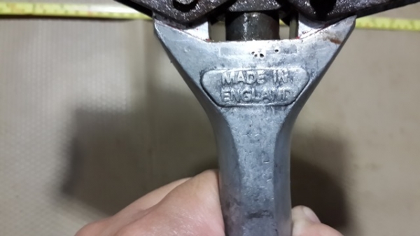 ลดต่ำกว่าทุนเลยครับ  รีเวท อังกฤษครับ