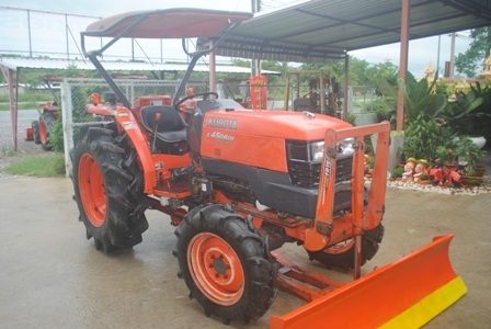 ขายรถไถ Kubota L 4508 DI special(4WD) พร้อมดันหน้าช้าง รถไร่ สีเดิมครับ ขายรถไถ Kubota L 4508 DI special(4WD) พร้อมดันหน้าช้าง รถไร่ สีเดิมครับ