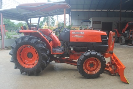 ขายรถไถ Kubota L 4508 DI special(4WD) พร้อมดันหน้าช้าง รถไร่ สีเดิมครับ