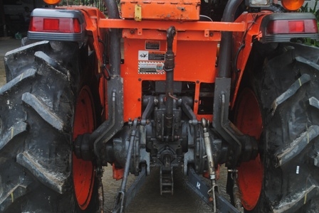 ขายรถไถ Kubota L 4508 DI special(4WD) พร้อมดันหน้าช้าง รถไร่ สีเดิมครับ