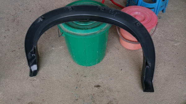 คิ้วโป่งล้อดีแม็คปี05ของแท้ข้างซ้ายด้านหลัง