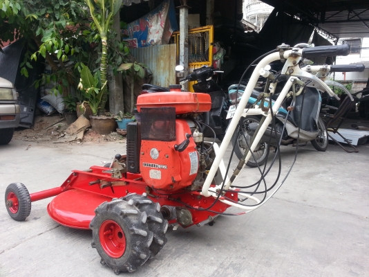 ขายรถตัดหญ้านั่งขับใบพัดคู่ครับ ขายรถตัดหญ้านั่งขับใบพัดคู่ครับ