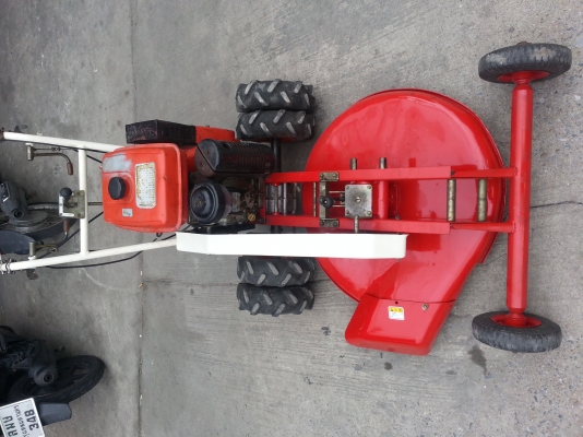 ขายรถตัดหญ้านั่งขับใบพัดคู่ครับ ขายรถตัดหญ้านั่งขับใบพัดคู่ครับ