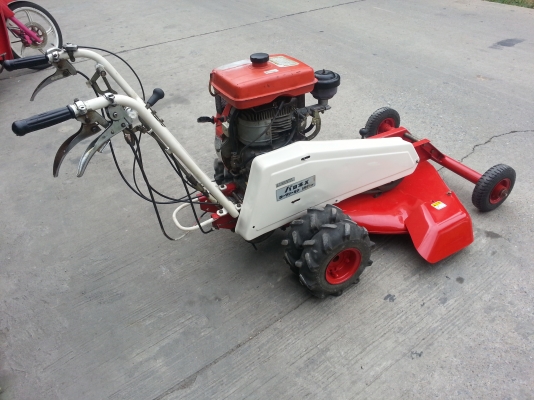 ขายรถตัดหญ้านั่งขับใบพัดคู่ครับ ขายรถตัดหญ้านั่งขับใบพัดคู่ครับ