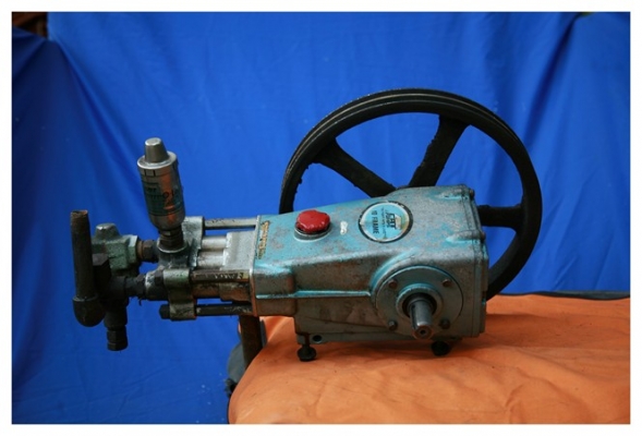 ขายหัวปั๊มน้ำแรงดันสูงสำหรับอัดฉีดยี่ห้อ CAT Pump