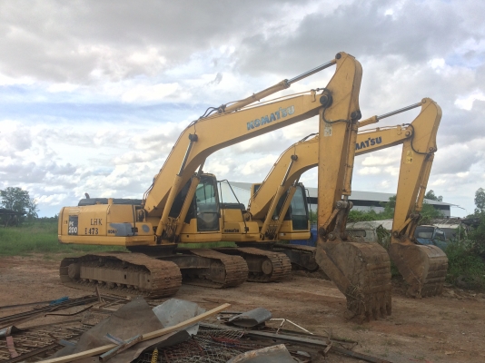 ขายรถแบคโฮ 2คัน  KOMATSU PC200-7-8 เอกสารครบพร้อมโอน