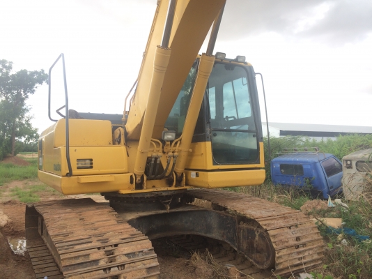 ขายรถแบคโฮ 2คัน  KOMATSU PC200-7-8 เอกสารครบพร้อมโอน