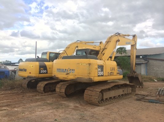 ขายรถแบคโฮ 2คัน  KOMATSU PC200-7-8 เอกสารครบพร้อมโอน