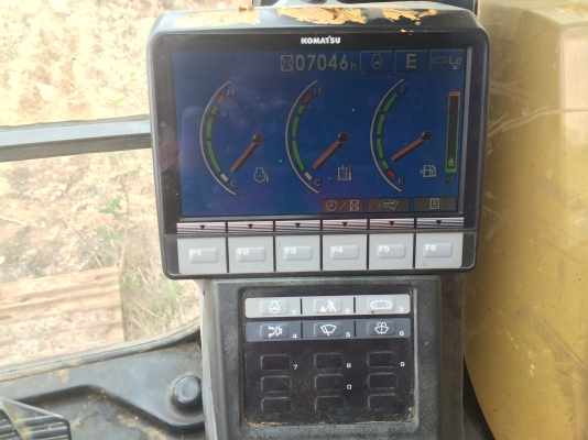 ขายรถแบคโฮ 2คัน  KOMATSU PC200-7-8 เอกสารครบพร้อมโอน