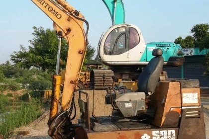 รถขุด ซูมิโตโม่ เท่า PC40-6 ปั้มนิ้ว คอนโทรลสั้น รถใช้งานดี ชอบราคาเท่าไร ต่อรองกันได้ครับ.