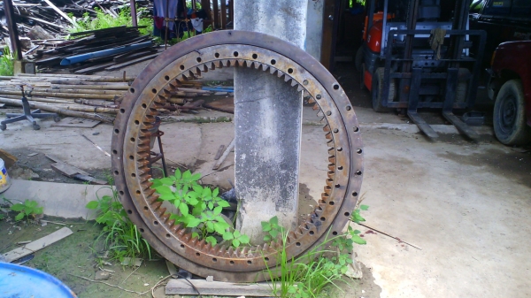 เฟืองเอว รถขุด KOMATSU PC200-2 ซื้อเก่านอกมา ยังไม่ได้ใช้