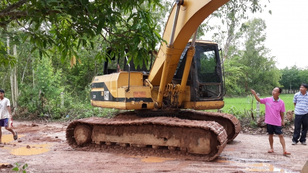 ขายดาวน์แบ็คโฮCAT320 V2สภาพพร้อมใช้งานส่งงวดต่อ55งวดๆละ17800บาทราคาหาไม่มีอีกแล้วโทร0843923995