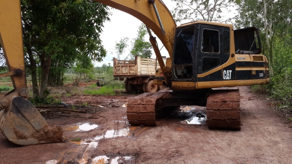 ขายดาวน์แบ็คโฮCAT320 V2สภาพพร้อมใช้งานส่งงวดต่อ55งวดๆละ17800บาทราคาหาไม่มีอีกแล้วโทร0843923995