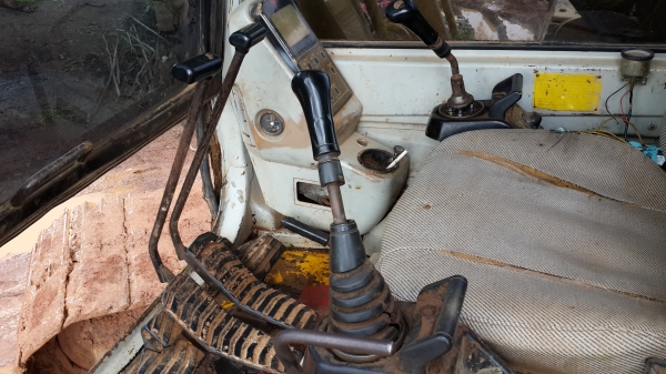 ขายดาวน์แบ็คโฮCAT320 V2สภาพพร้อมใช้งานส่งงวดต่อ55งวดๆละ17800บาทราคาหาไม่มีอีกแล้วโทร0843923995