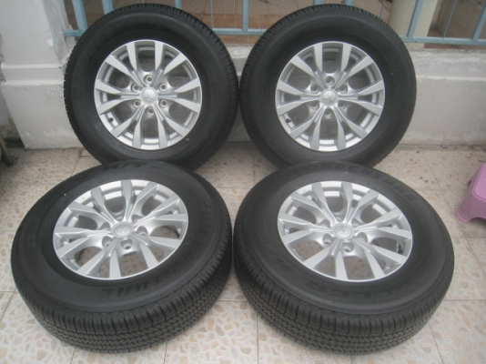 ขายล้อแม็กป้ายแดง Pajero sport 17"x7.5" et38 6รู139.7 พร้อมยาง ปี14สนใจติดต่อเล็กคลองสามครับ 081-3747940