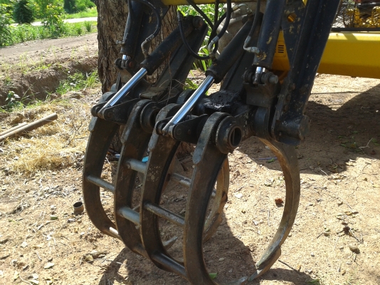 ขายรถคีบอ้อย BELL สามล้อ