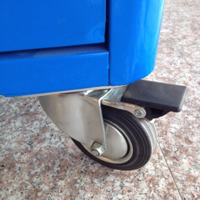 ตู้เครื่องมือช่าง สีน้ำเงิน 5 ชั้น มีกุญแจล็อก มีล้อเลื่อน ขนาด 48 x 64 x 90cm ตู้เครื่องมือช่าง สีน้ำเงิน 5 ชั้น มีกุญแจล็อก มีล้อเลื่อน ขนาด 48 x 64 x 90cm