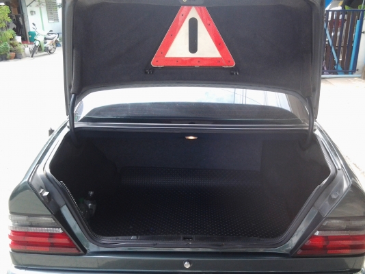 ขายเบนซ์ เก่าเก็บมือเดียวป้ายแดง ขายเบนซ์ เก่าเก็บมือเดียวป้ายแดง