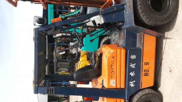 ขายรถ toyotaรุ่น5เสา4เมตร งาฮิ้งฟอร์ค เครื่องยนต์ ดีเซล