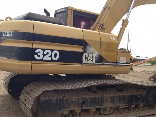 รถแบคโฮ สวยๆ ใช้งานประจำแอร์เย็น