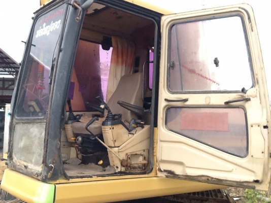 รถแบคโฮ สวยๆ ใช้งานประจำแอร์เย็น