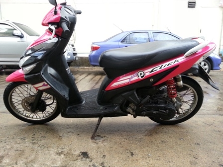 มือแรกHonda Clickสตาร์ทมือเท้าปกติ ภาษีไม่ขาด เครื่องเดิมดีมากรถ กรุงเทพ