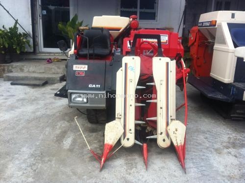 รถเกี่ยวข้าวนั่งขับ!!!! รหัสสินค้า : 13001468  ยี่ห้อ : YANMAR รุ่น : CA11