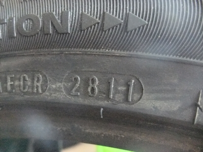 ยาง Roadstone 225/45/18 ปี 11