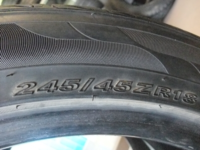 ยาง Roadstone 245/45/18 ปี 11