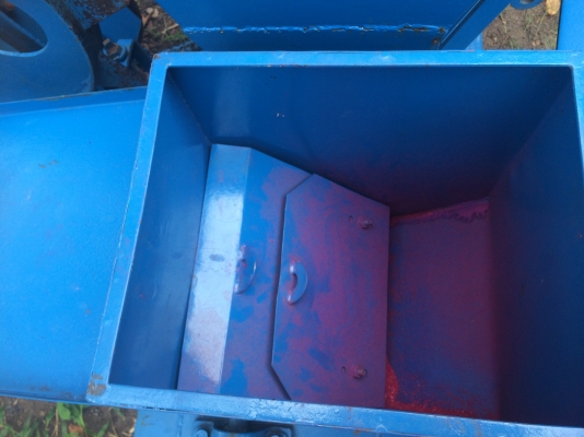 ขายเครื่องหยอดข้าวโพดแบบจานสภาพ90เปอเซ็นพร้อมใช้งาน