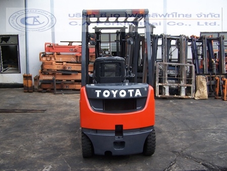 ขายรถ โฟล์คลิฟท์ TOYOTA รุ่น 8-FG15